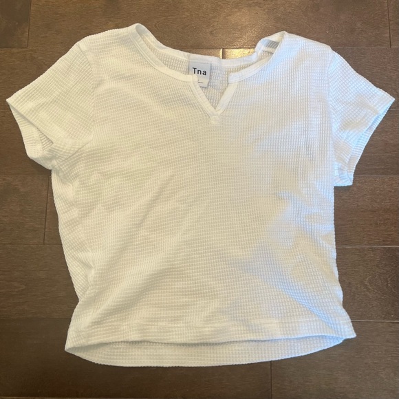 TNA Aritzia Notch Waffle White T-Shirt - Picture 3 of 6